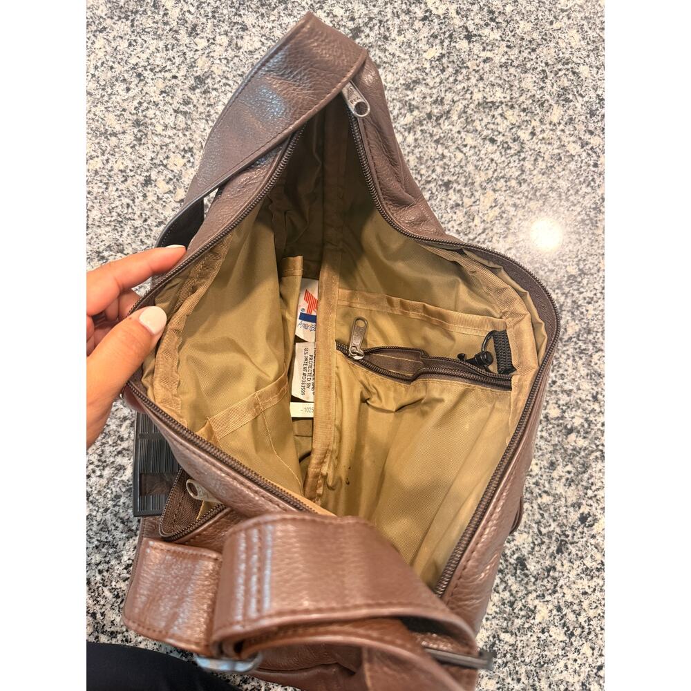 Vintage Ameribag Healthy Back Bag Leather Ergonomic Sling Bag 1990s — image 7 of 8